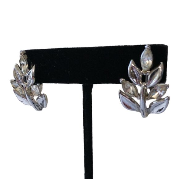 Crown Trifari Earrings Vintage Rhinestones Leaf Floral Silver Tone Clip On MCM. - Picture 9 of 16